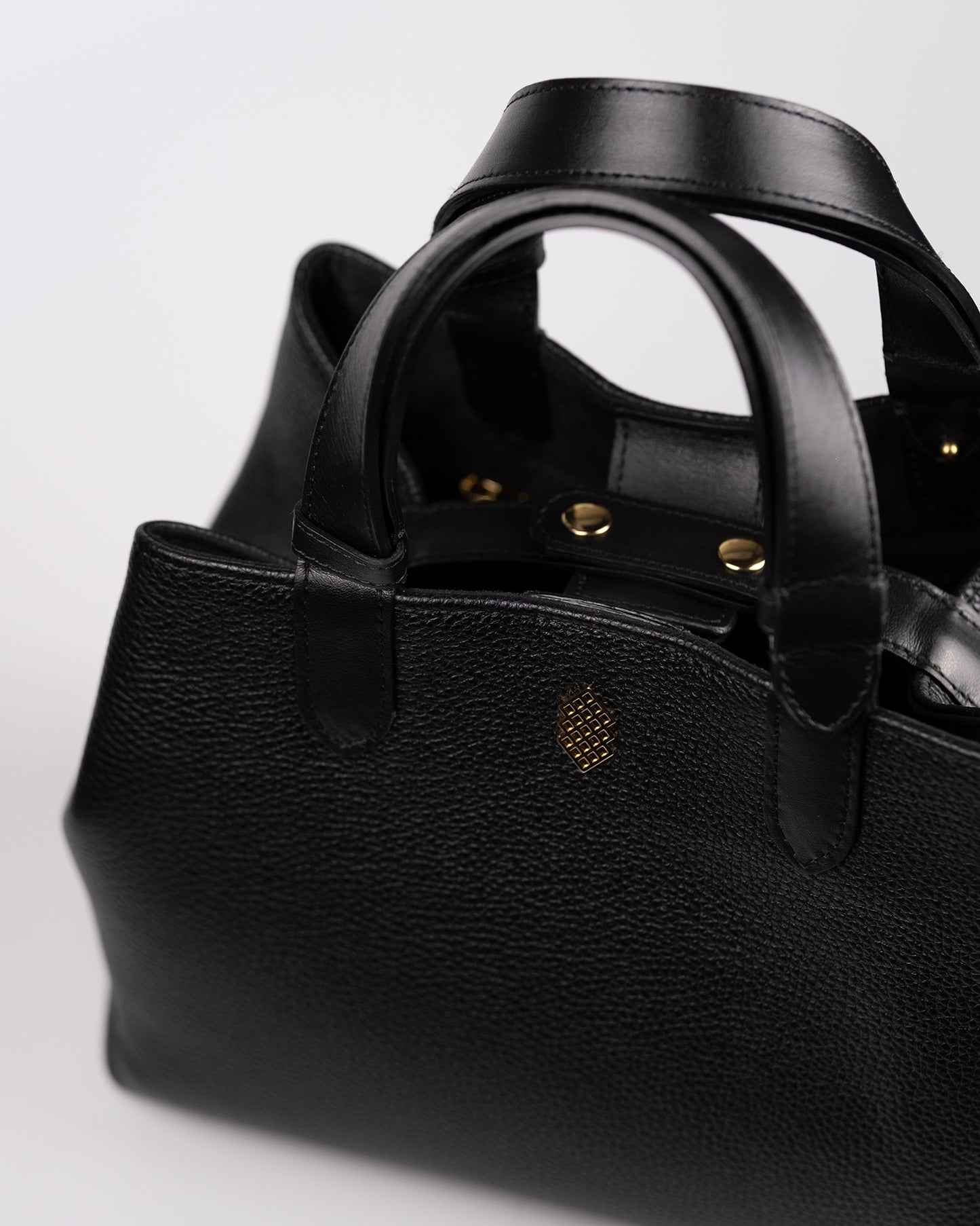 DARI BLACK