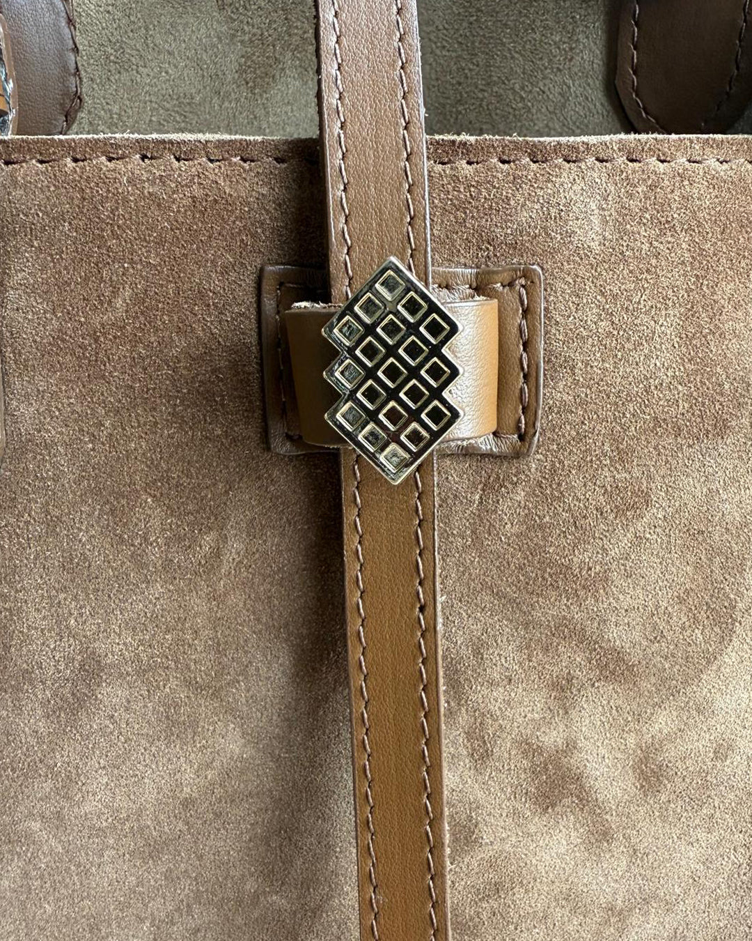 DARI SUEDE